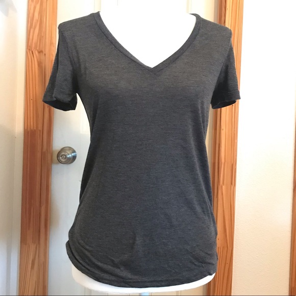 4️⃣ bp v-Neck Tee NEW charcoal - Picture 3 of 7